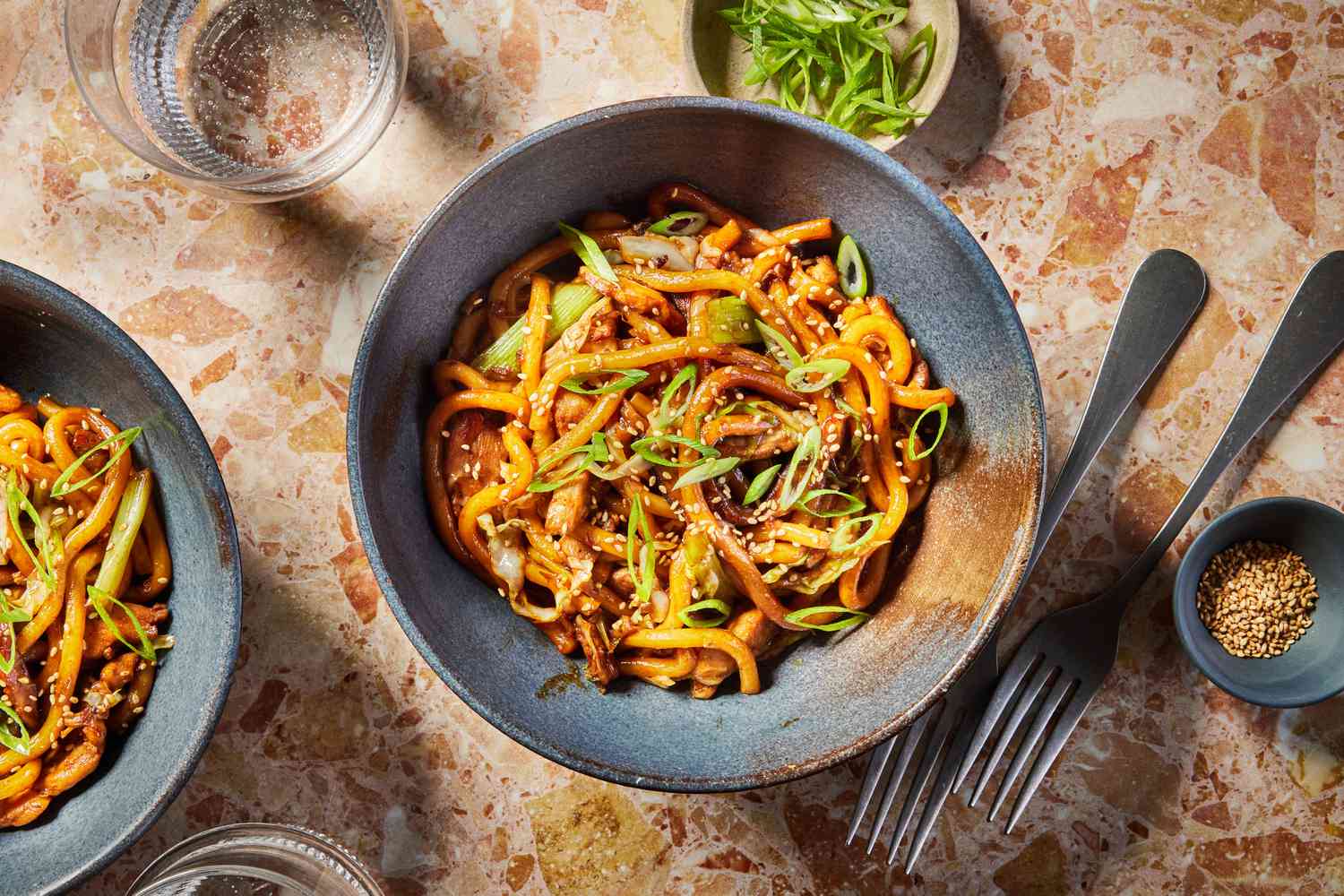 Rezeptbild: Yaki Udon – Japanische Bratnudeln mit Gemüse und herzhafter Sauce