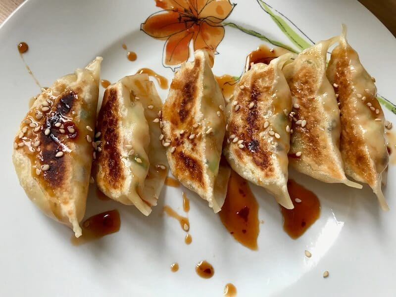 Japanische Gyoza – Knusprige Teigtaschen mit saftiger Füllung
