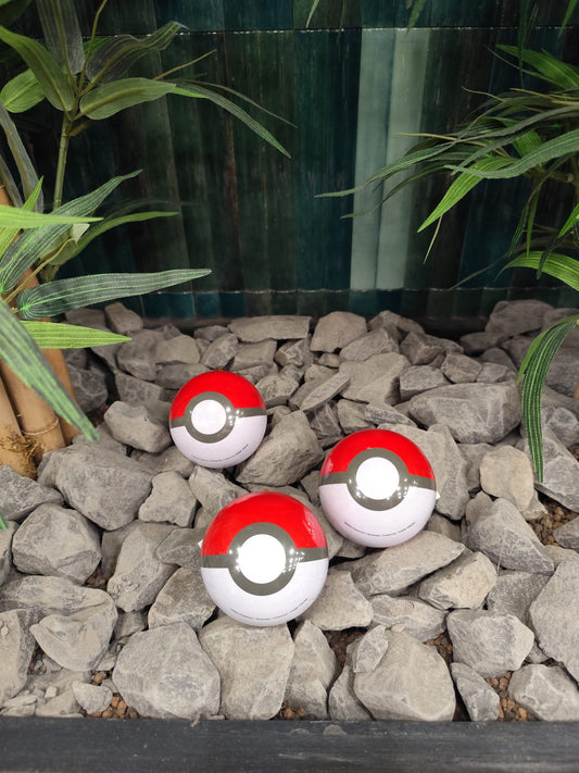 DOLCI Pokemon| Metallene Weihnachtskugel mit Süßigkeiten (1 Stück) 5g